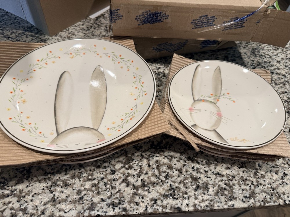 Corona Blossom Bunny 12 Pc Dinnerware Set
