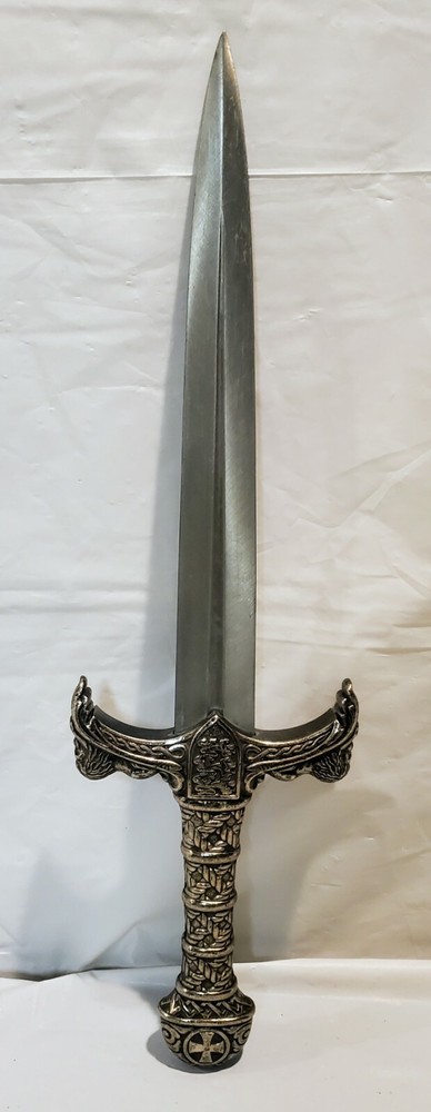 Ornate designed Dagger & Sheath!