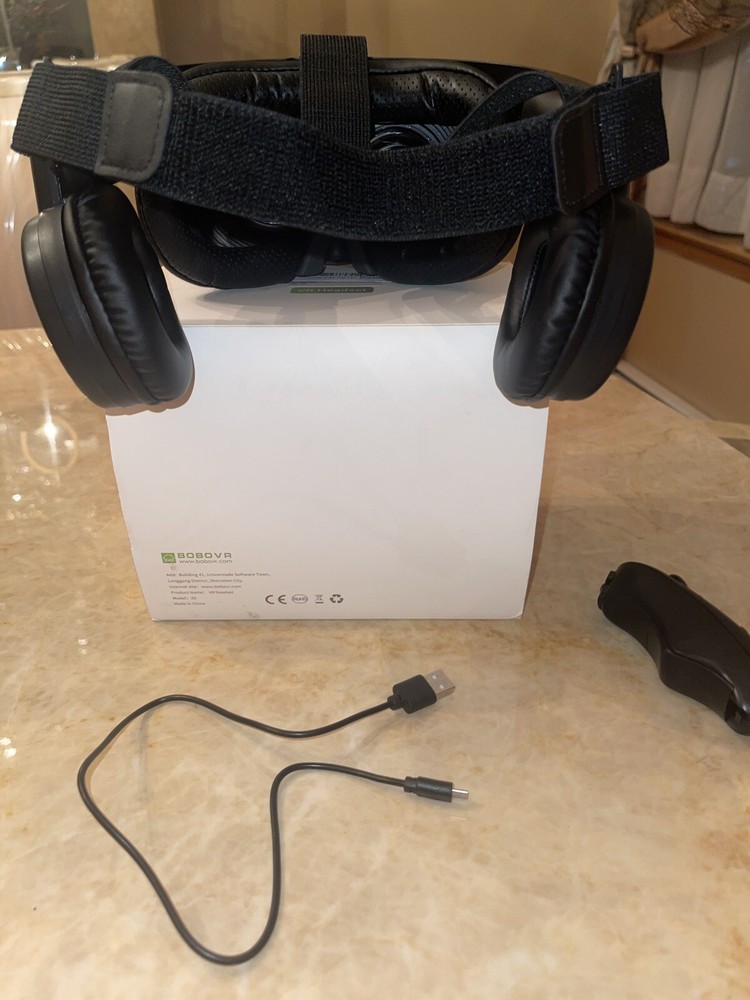 Bobovr Z6 Black Full Screen Adjustable Foldable Wireless Virtual Reality Headset