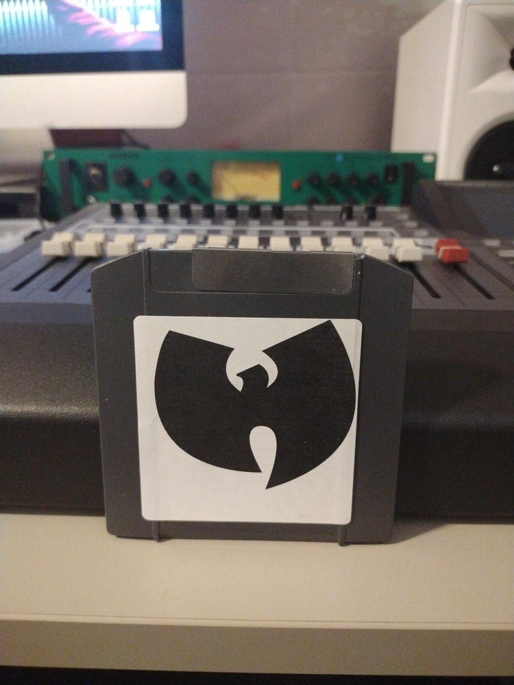 AKAI MPC 2000XL "WU" Soundpack Zip Disk