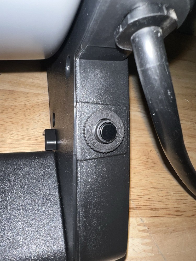 Pro-Performance Pivoting Utility Fan