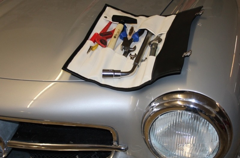 Universal Vintage Rolling Bag Tool Bag Including Tool Board Tool