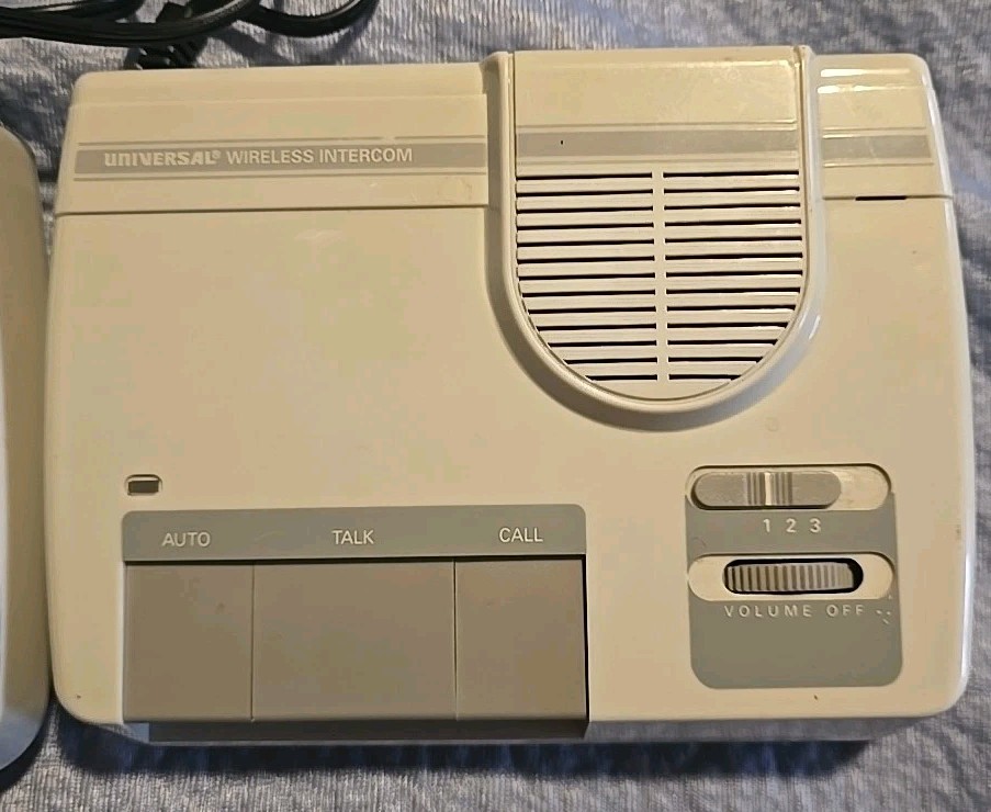 Universal FM Wireless Intercom 3 Channels HE-610 Set Of 2 Intercom System