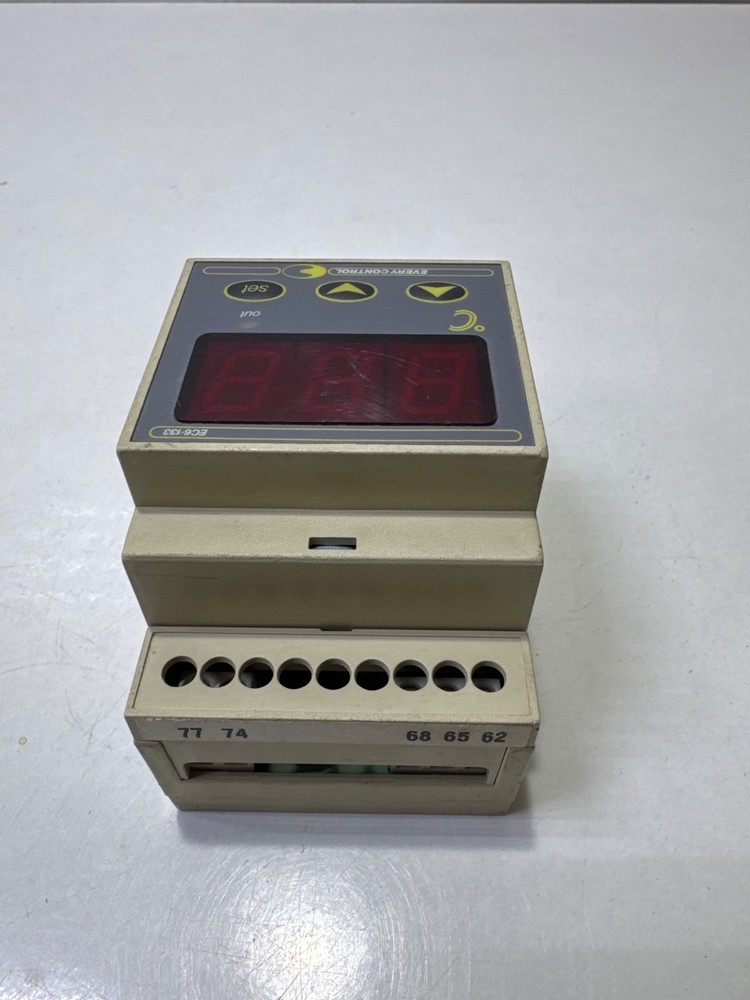 EVERY CONTROL EC 6-133 P220 TEMPERATURE CONTROLLER