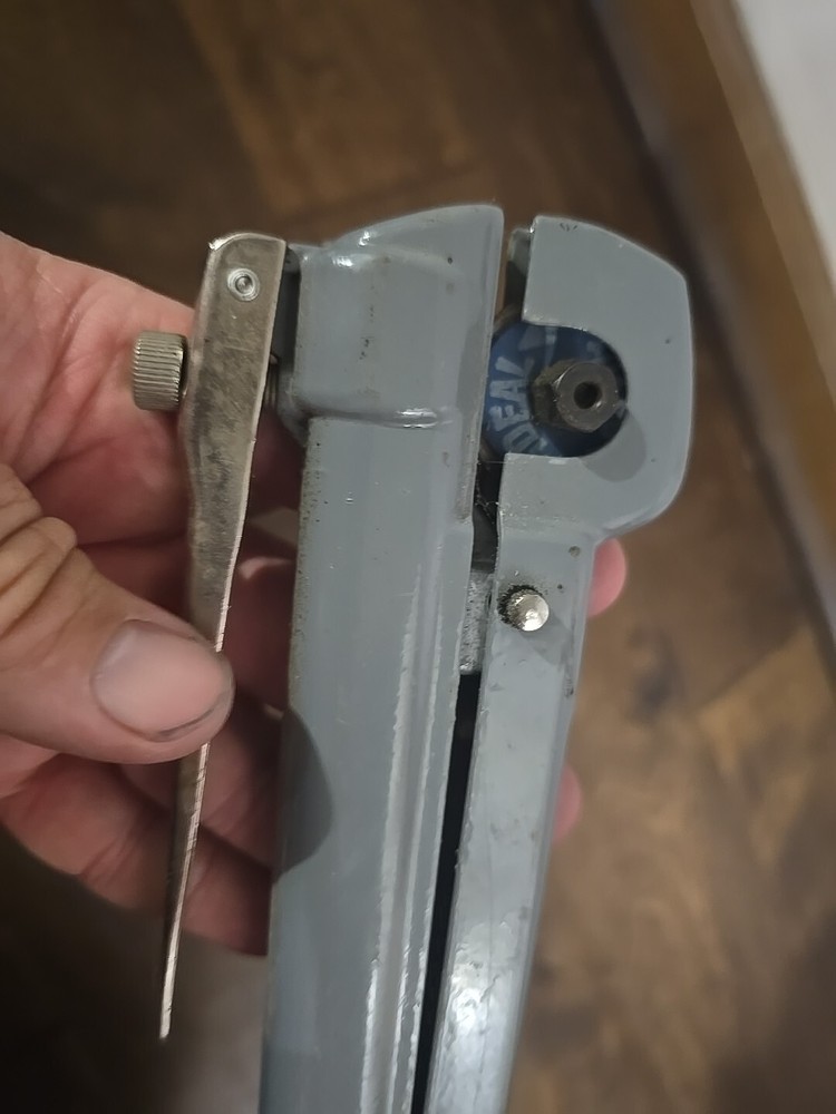 Ideal 35-782 Rotary BX Cutter