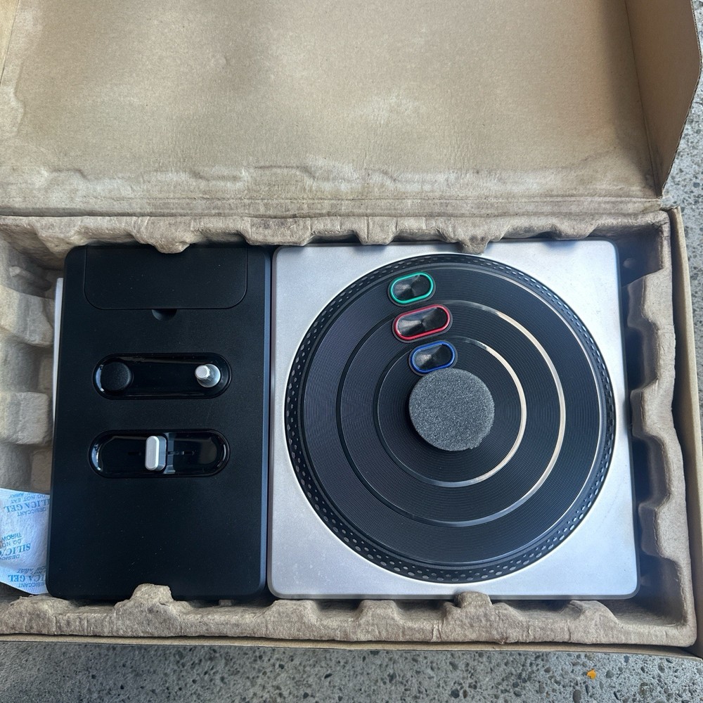 DJ Hero Turntable Kit Bundle for PlayStation 3, Game Disc, Controller