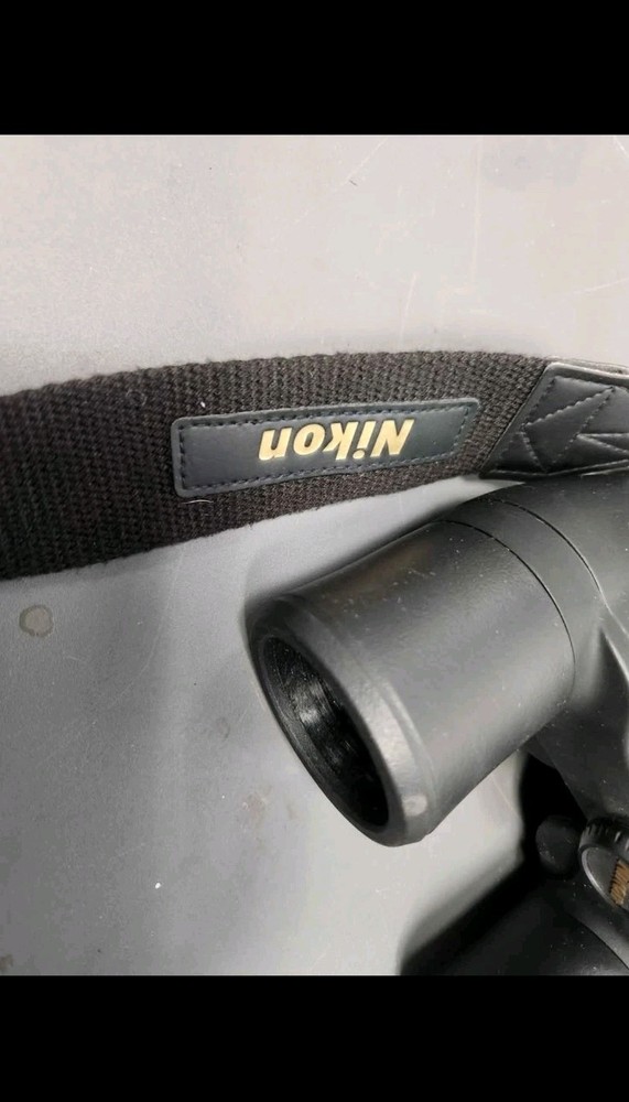 Nikon Aculon A211 8x42 Binoculars