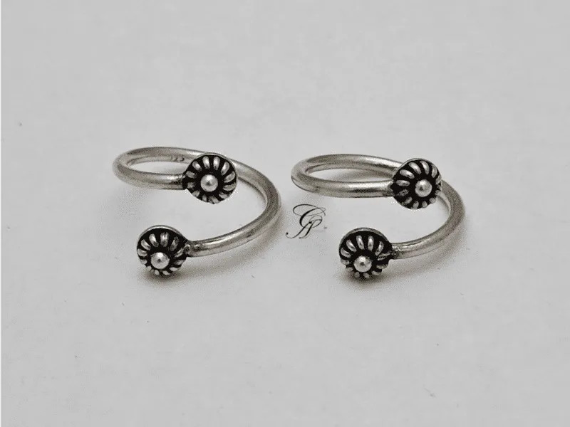 Antique Adjust Silver Toe Ring in 925 Silver 4-5gm (Approx)