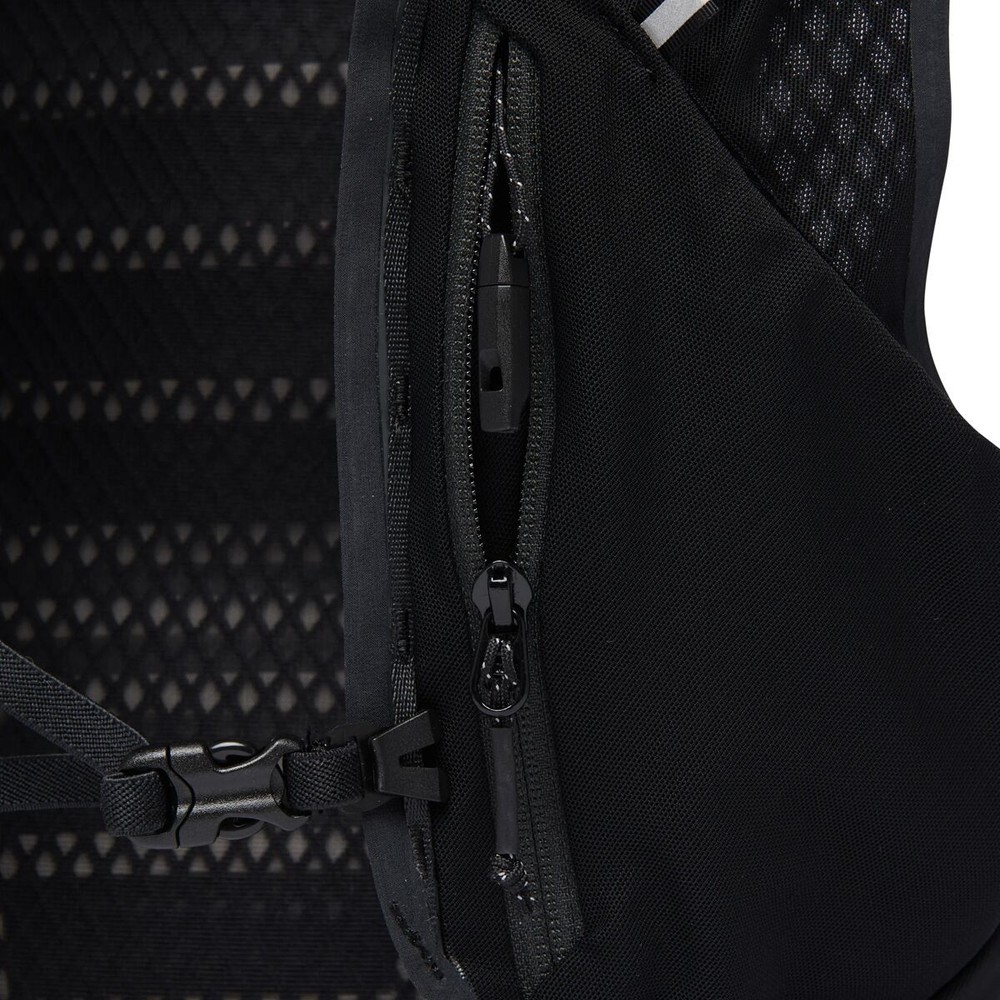 Black Diamond Distance 15L Backpack