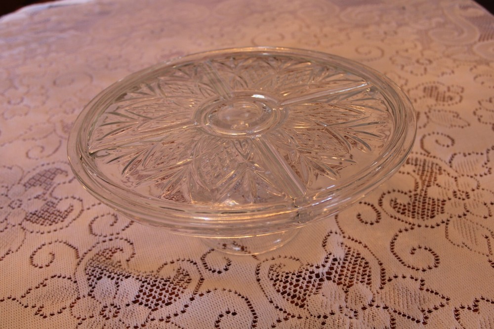 Diamond Cut & Leaf  Pattern Vintage Pedestal Clear Round Cake Stand