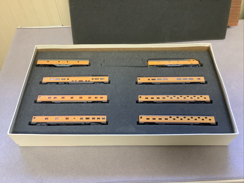 Con-Cor N Scale Union Pacific Passenger Set #004301