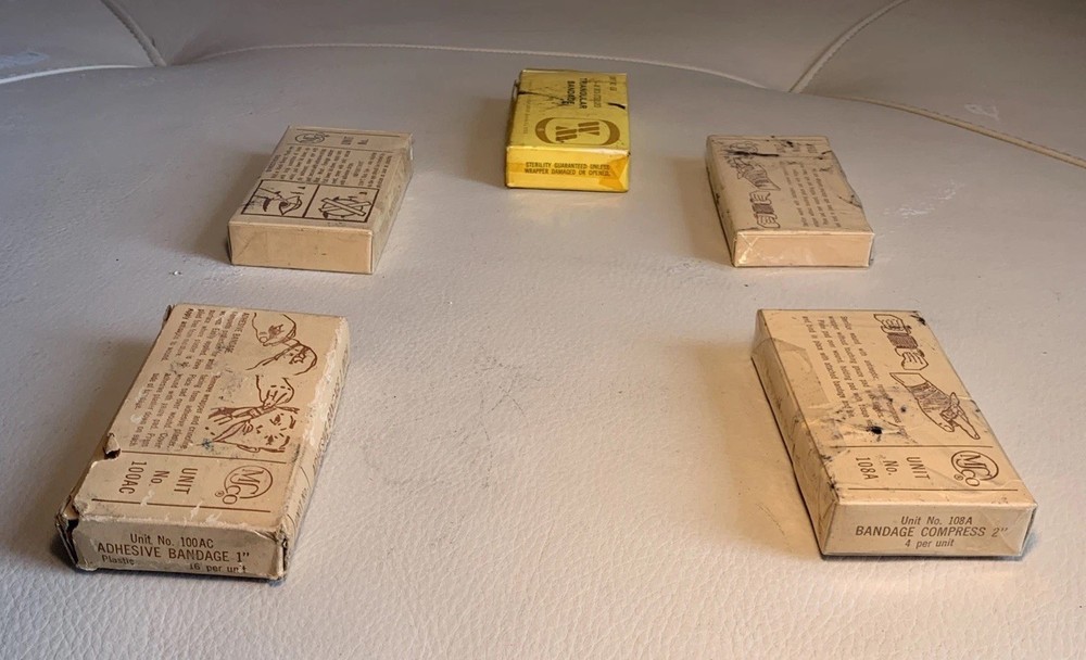 WWII MSCO Eye Dressing Packet, 2 Bandage Compress, Triangular & Adhesive Bandage