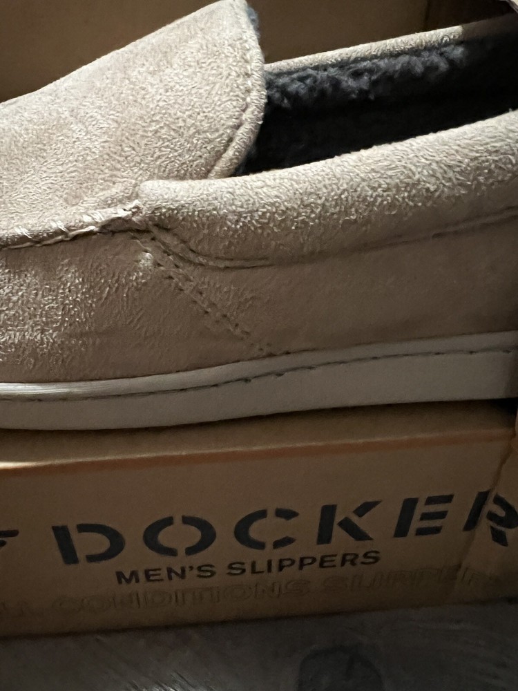 Dockers Memory Foam Slippers Size 7-8 New