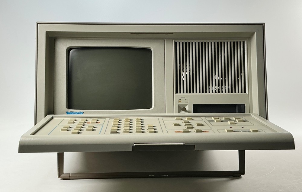 Tektronix DAS 9100 Digital Analysis System Logic Analyzer Mainframe