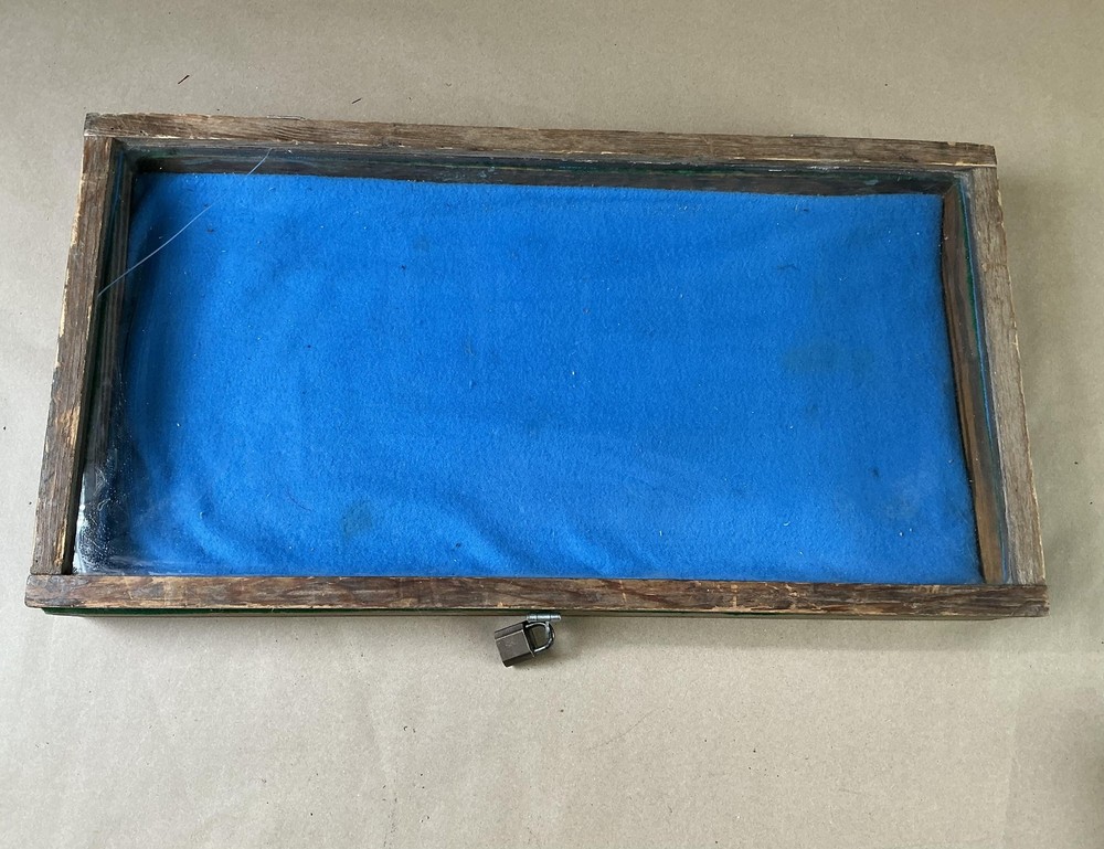Vintage Unbranded Blue Felt Glass Top Wood Display Storage Box Medium Locking