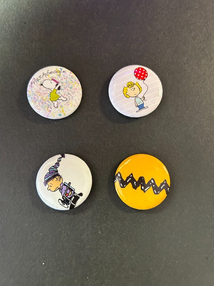 SDCC 2012 Peanuts 4 Button Set Flashbeagle Snoopy Booth Exclusive