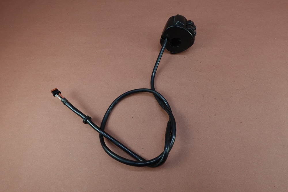 2012-2015 Harley Davidson FLD Switchback Classic LEFT CONTROL HEADLIGHT SWITCH