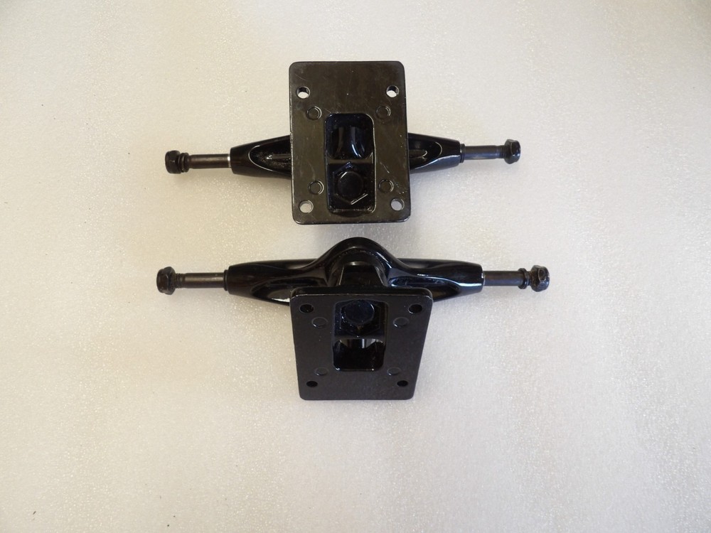 TENSOR Black skateboard trucks Excellent Condition