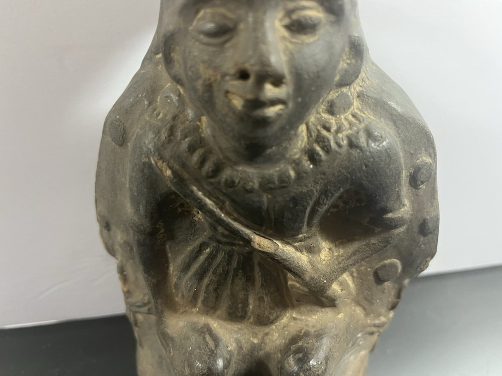 Vintage Peruvian Moche 9" Blackware Effigy Vessel