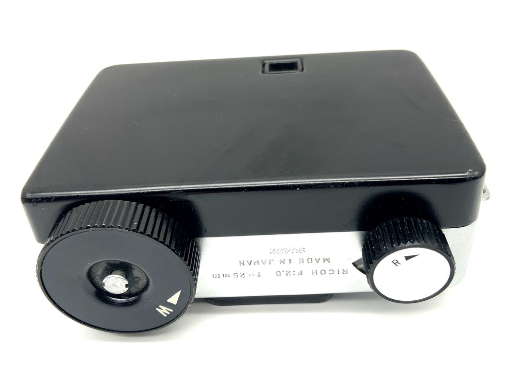 Ricoh Auto Half Compact Camera With 25mm F:2,8 Halbformatkamera Analog