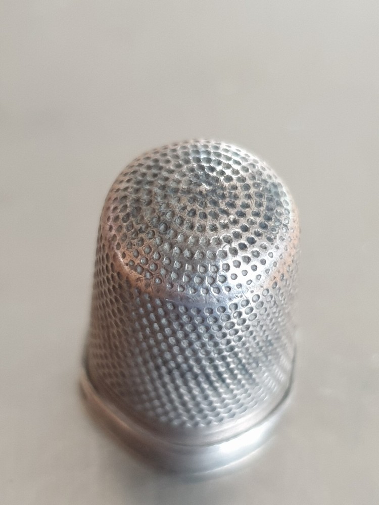 Antique Solid Silver Thimble 3.9g Hallmarked Birmingham 1892 S&C Read Descripti