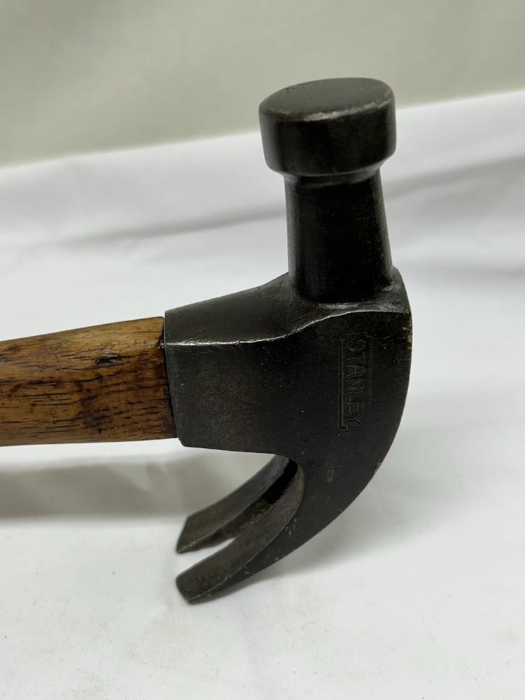 Stanley Curved Claw Hammer Nice