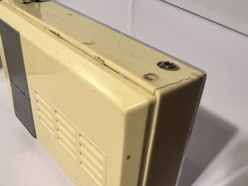 2 Vintage Transette Transistor Radios