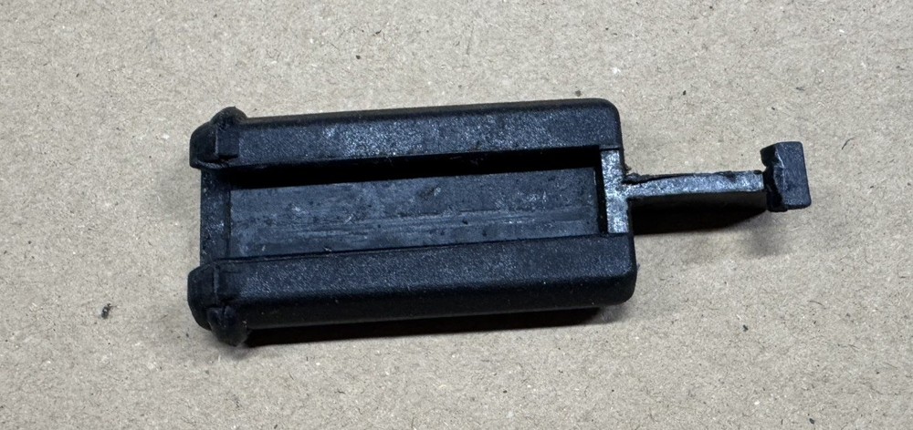 SEADOO AIR BOX RETAINER CLIP 273000006