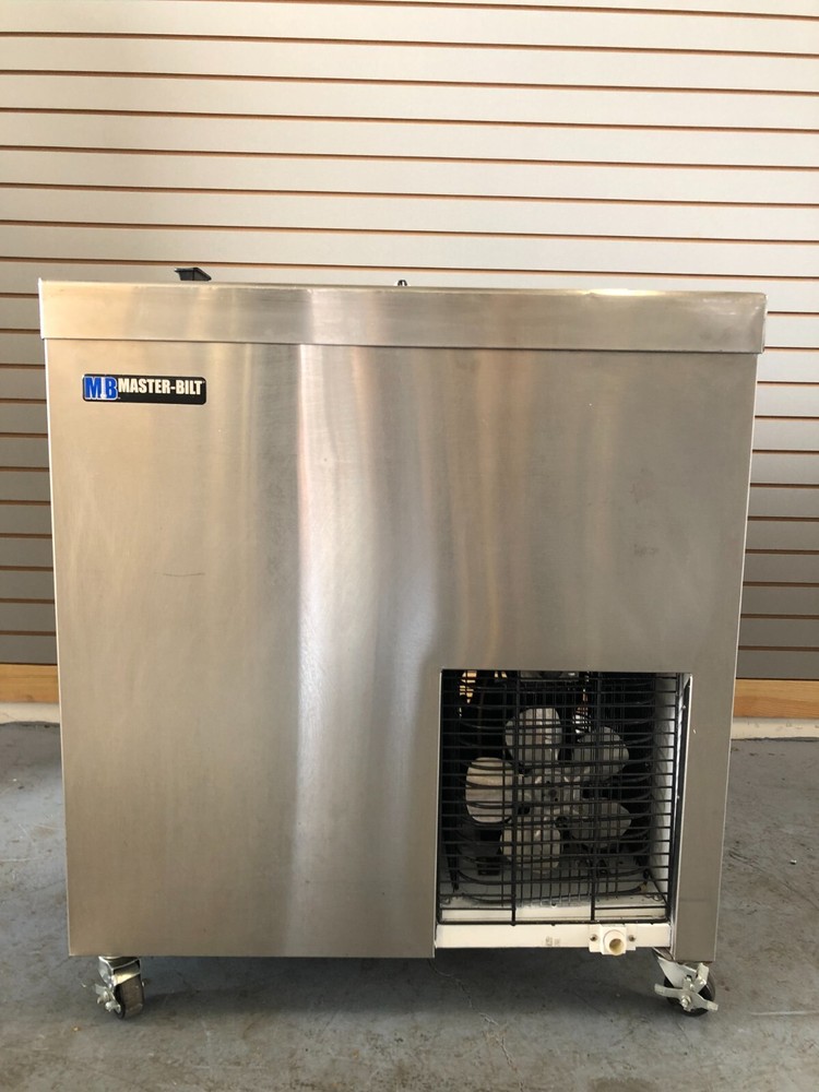 Master-Bilt DC-2S White Ice Cream Dipping Cabinet
