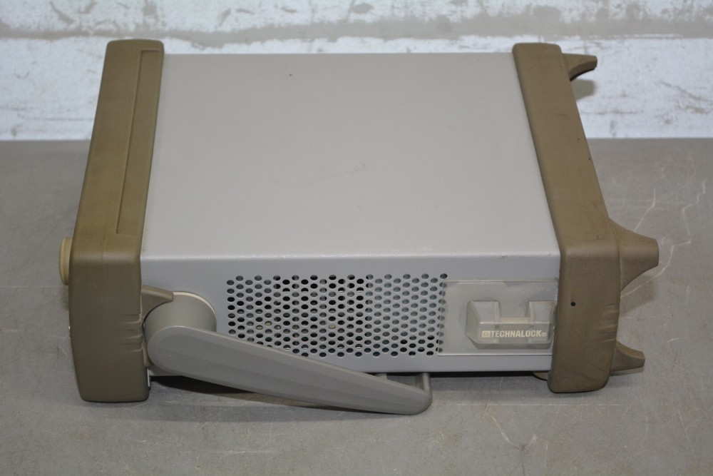 ^ Agilent 33220A 20 MHz Function Arbitrary Waveform Generator #X3432