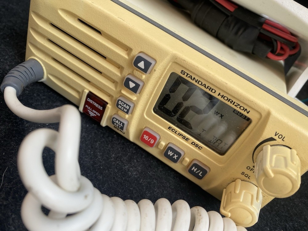 Standard Horizon ECLIPSE DSC Marine VHF GX1000s