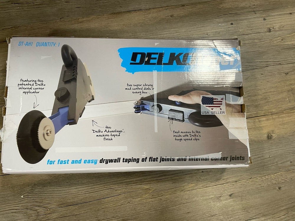 Delko Drywall Banjo Taper w/ Inside Corner Creaser Wheel, Flat Applicator USED