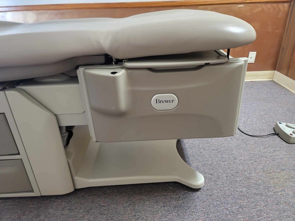 Brewer 6501 Access High-Low Exam Table