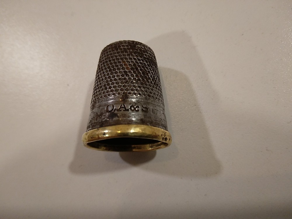 ANTIQUE SEWING THIMBLE AND BUTTON LOT