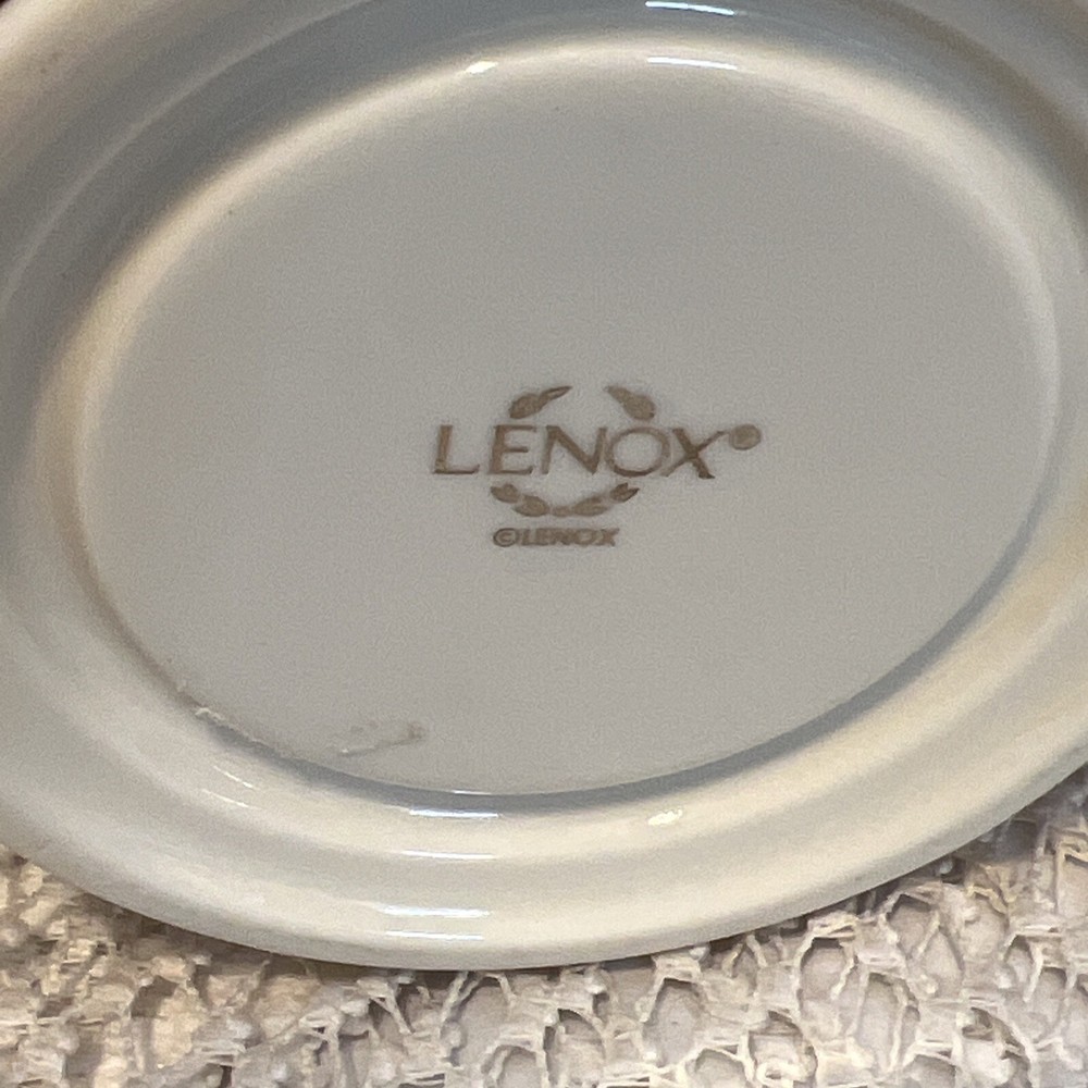 Lenox Snowflake Candle Hug 4”