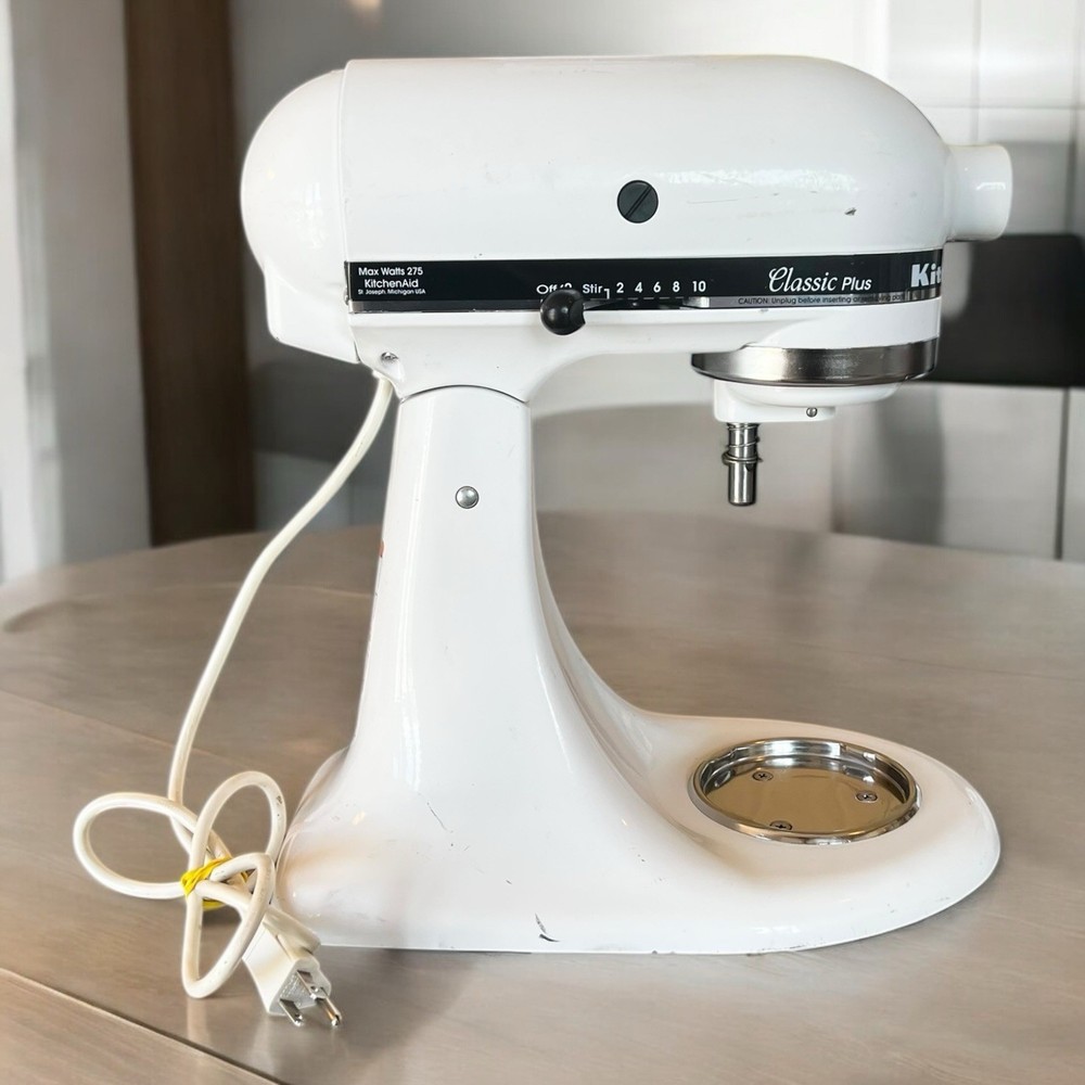 Kitchen Aid Model No KSM75WH Classis Plus Table Top Mixer