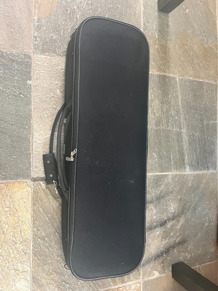 Advance Violin with case and bow, full size.