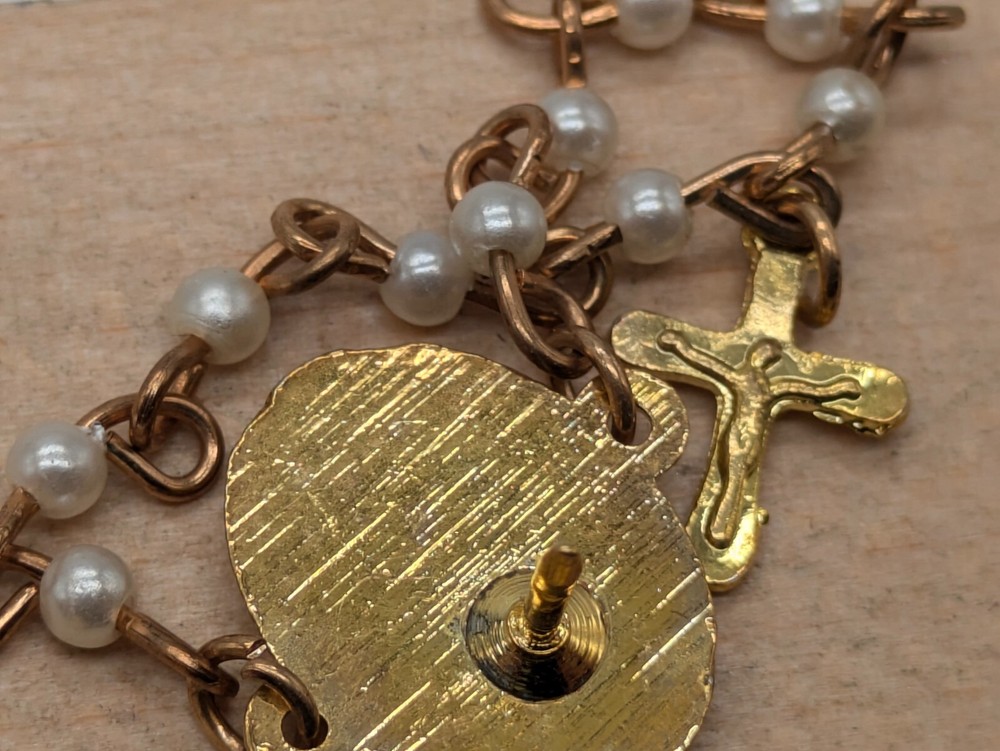 Jesus Image Religious Cross Beaded Chain Pin