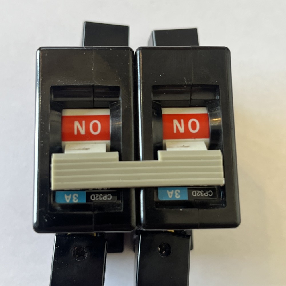 FUJI ELECTRIC CP32D-3A Double Pull Circuit Protector (NEW) open box Qty-1