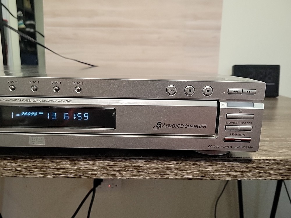 Sony 5 disc CD / DVD changer