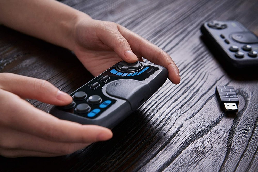 8Bitdo PCE Core 2.4G Wireless Gamepad for PC Engine Mini & TurboGrafx-16 Switch