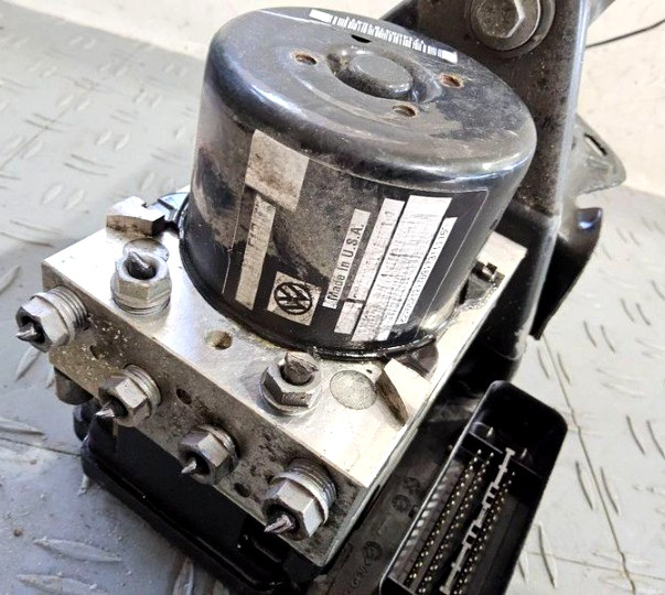 2012 Volkswagen Beetle/Bug ABS Anti Lock Brake Pump Module Assembly OEM