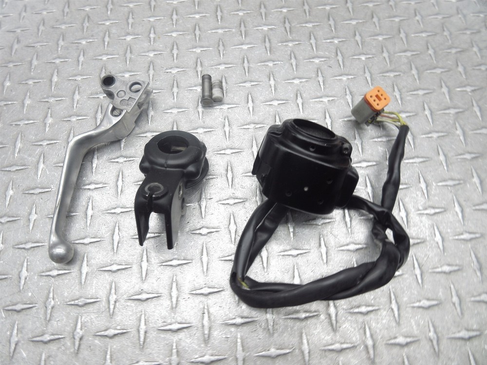 2004 Harley Davidson Fat Boy FLSTFI Left Switch Handlebar Control Clutch Perch