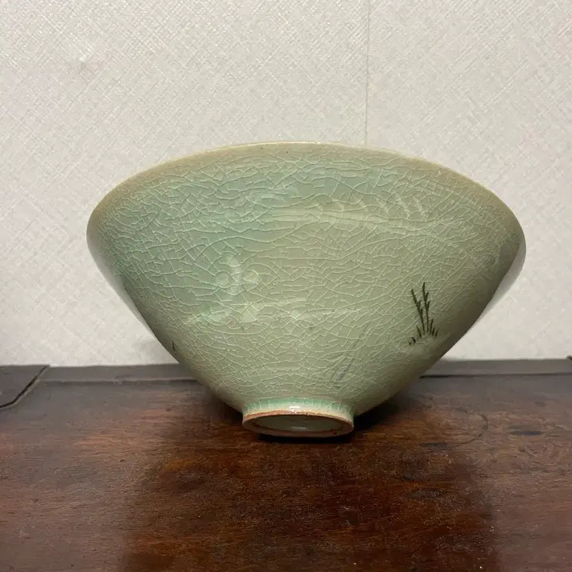 Jisun Tak Celadon Incense Burner - Cloud & Crane Embossed