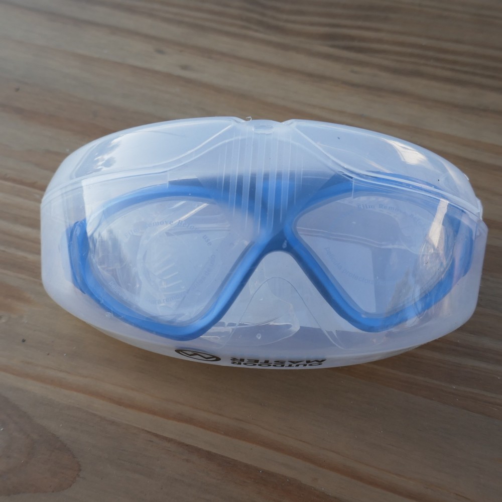 Outdoor Master Goggles Blue And Clear With Case