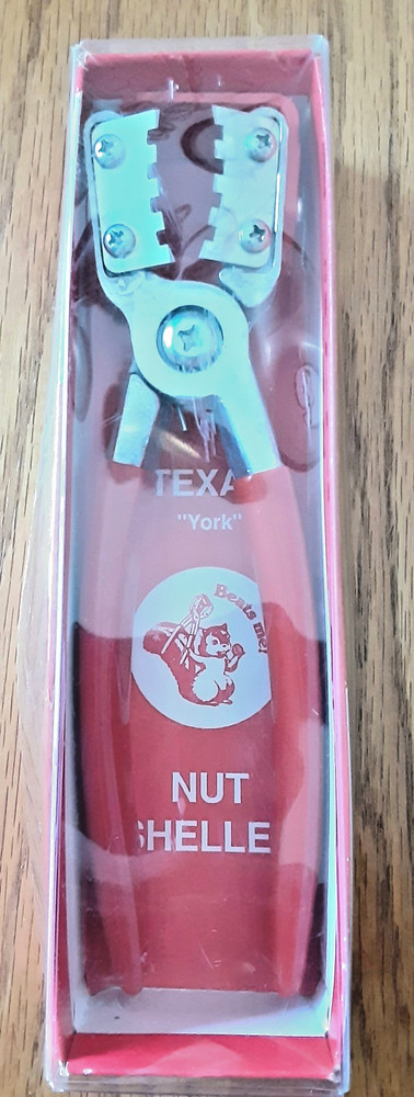 Nut Sheller -The Texan "York" Nut Sheller/Cracker