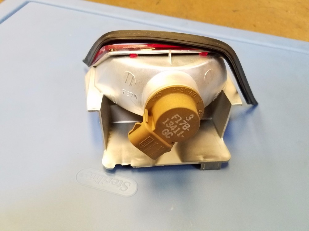 2000 2001 2002 LINCOLN LS THIRD BRAKE LIGHT