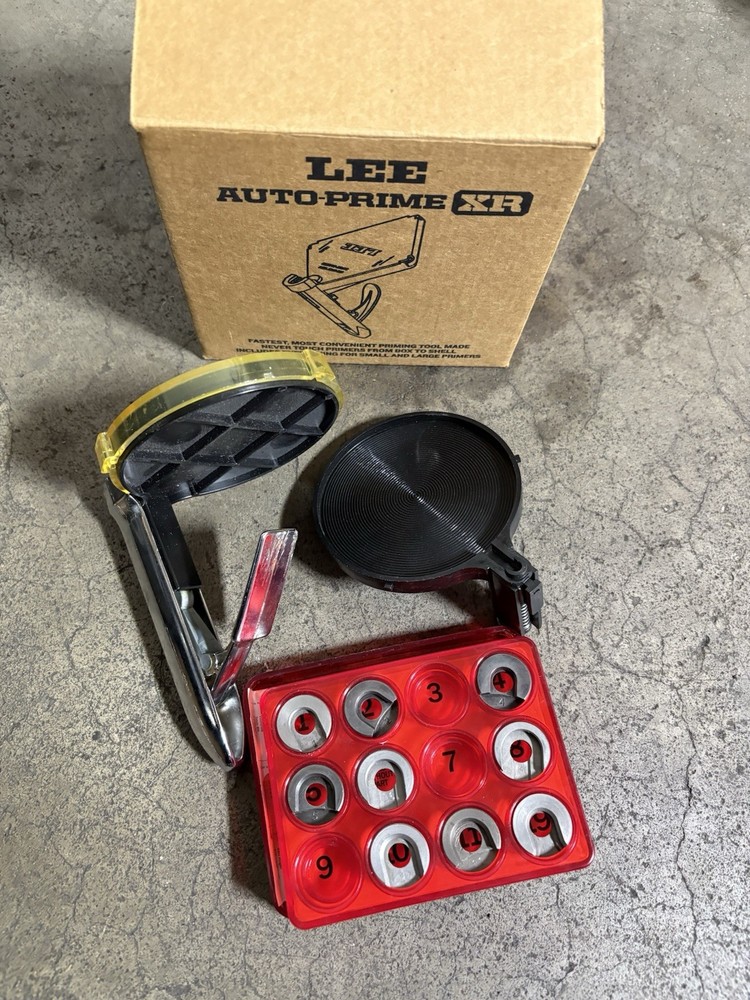LEE AUTO PRIME HAND PRIMER With 9 Shell Holders