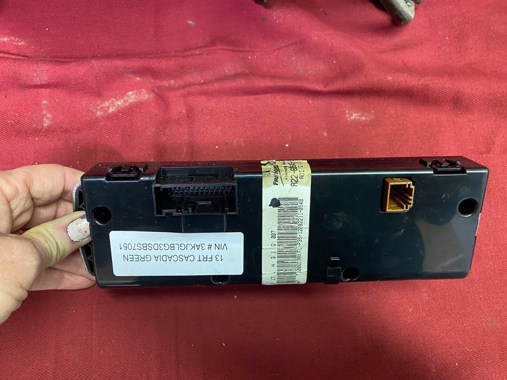Freightliner A22-60645-501 Climate temperature control panel HVAC CHROME FACE