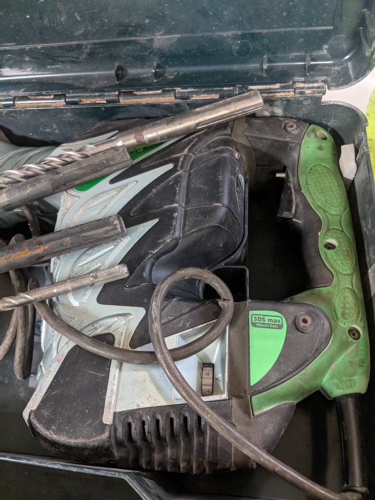 Hitachi SDS Max H60MRV Heavy Duty Drill With Bits